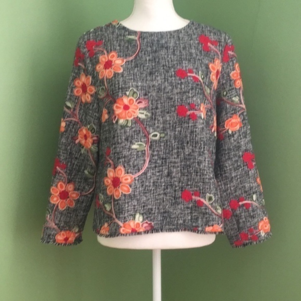 ENDLESS ROSE black tweed tops with floral embroidery‎